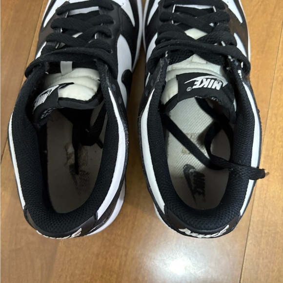 Nike Kids Black and White Sneakers - Picture 5 of 8